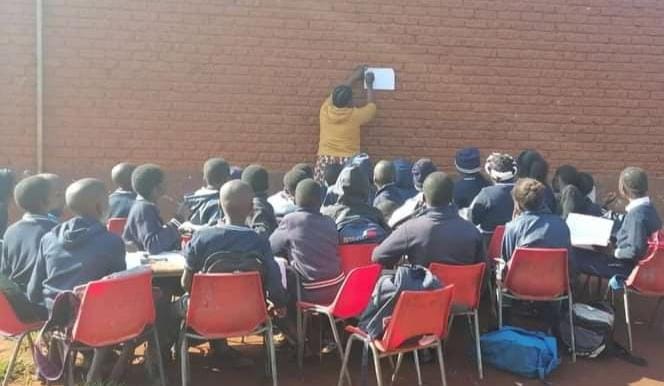 Bele Primary School learners taught outside as Limpopo Department of Education fails to provide classrooms