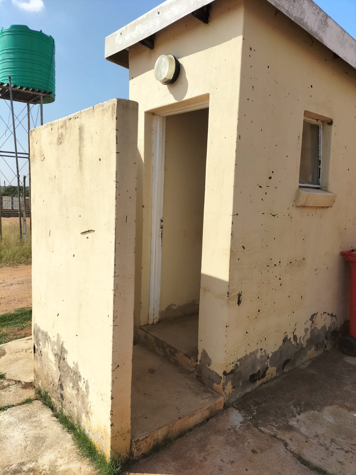 The DA in Limpopo has written to the Limpopo Health MEC, Phophi Ramathuba, to urgently intervene and address the challenges at Sterkwater Clinic in Ga-Pila, Mokopane.