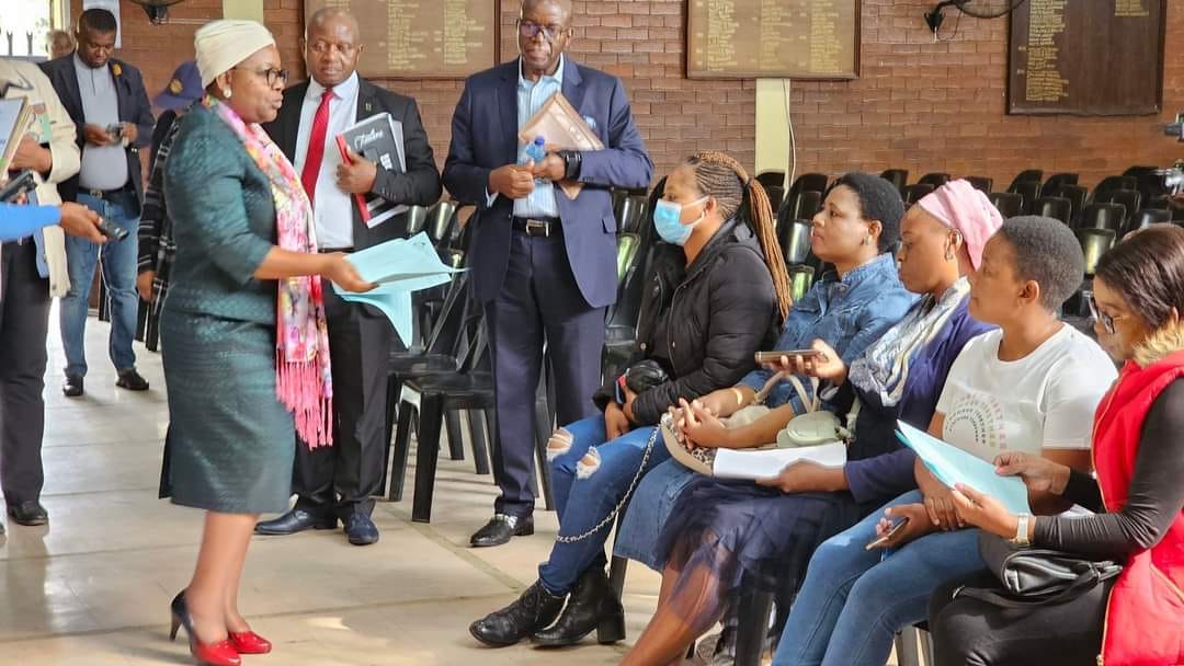 MEC Mavhungu Lerule-Ramakhanya visited PEMPS & Capricorn High School in Polokwane to monitor the start of the admission process for the 2024 academic year. Application forms for Grade R,1 & 8 are currently being issued in all the schools in the province. The MEC encouraged parents and guardians to submit the applications on time and also warn against the submission of fraudulent documents. Education is a pre-condition for development!