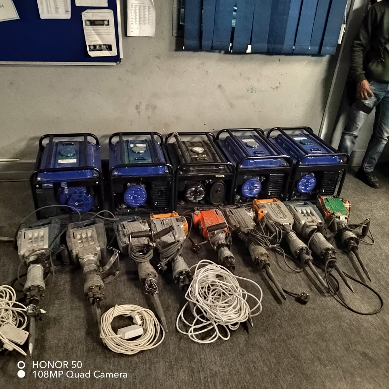 POLICE APPREHEND TWO ILLEGAL MINERS, ALSO CONFISCATE 05 GENERATORS AND OTHER ITEMS