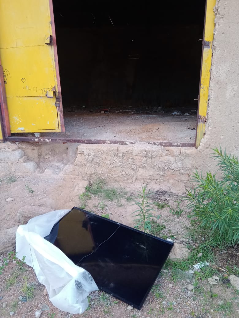 NEBO POLICE APPREHEND LIVESTOCK THIEF FOUND IN POSSESSION OF SIX SUSPECTED STOLEN GOATS AND A PLASMA TV