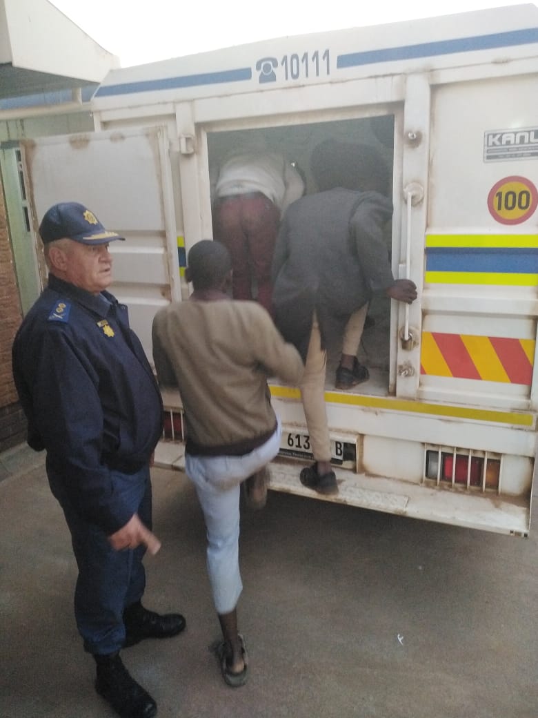 HIGH DENSITY JOINT OPERATION IN SEKHUKHUNE DISTRICT NET 208 UNDOCUMENTED IMMIGRANTS