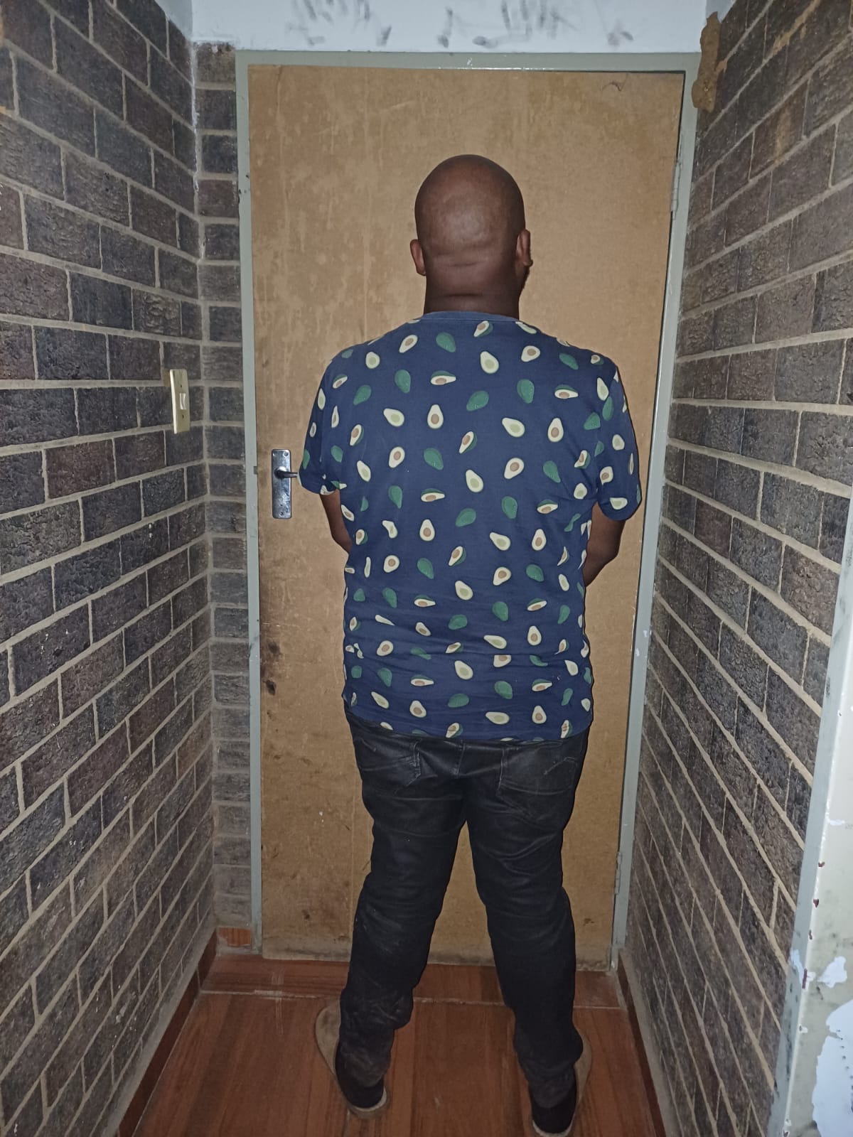 POLICE ARREST MAN FOR POSSESSION OF SUSPECTED PRECIOUS METALS AND INTIMIDATION