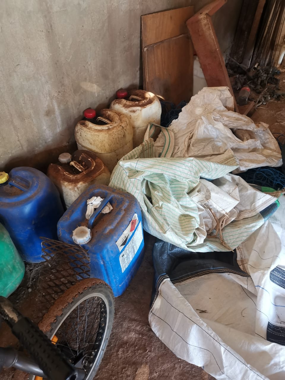 JOINT POLICE TEAM UNCOVER AN ALLEGED DRUG LAB IN BEKKERSDAL