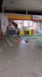 MANHUNT LAUNCHED FOLLOWING ROBBERY AT A FUEL STATION IN APEL