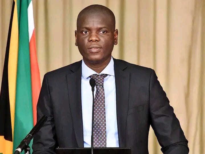 The diplomatic tensions between the United States and South Africa have reached a level that extends beyond the capabilities of Minister Lamola. Navigating such complexities requires a seasoned