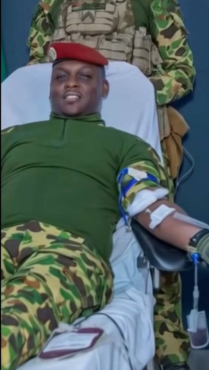 In Burkina-Faso, president Ibrahim Traore donated his blood to help a mother who gave birth to triplets.