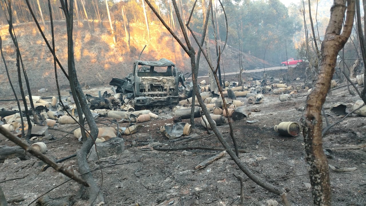 R71 MAGOEBASKLOOF ROAD NOW OPEN AFTER TRUCK CRASH AND FIRE