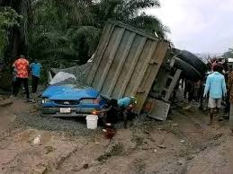 MORTUARY VEHICLE OVERTURNS KILLING A PASSENGER NEAR BOKSPITS